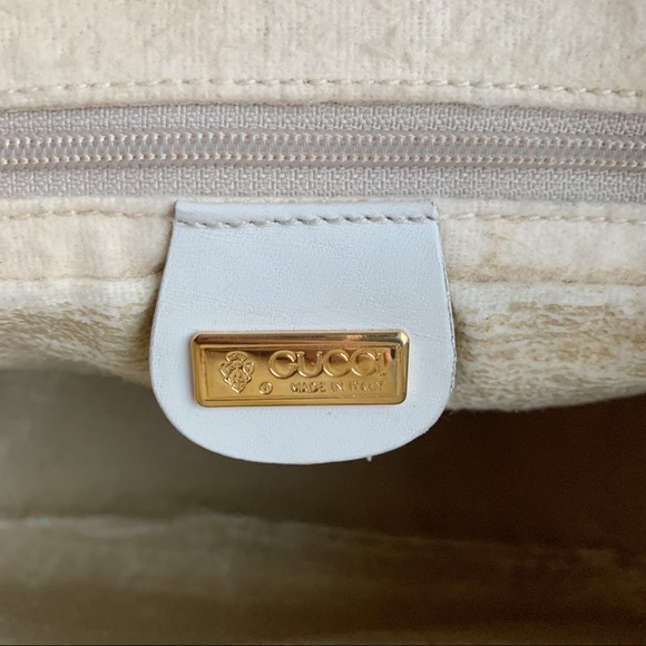 VINTAGE GUCCI MICRO GG WHITE ZIP SADDLE HANDBAG - Picture 10 of 14